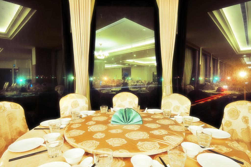 Yaling Hotel Маґун Екстер'єр фото