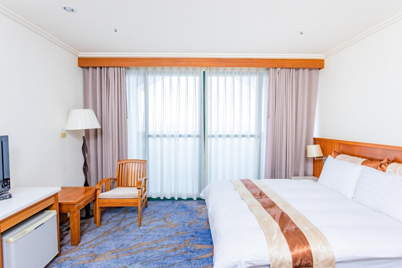 Yaling Hotel Маґун Екстер'єр фото
