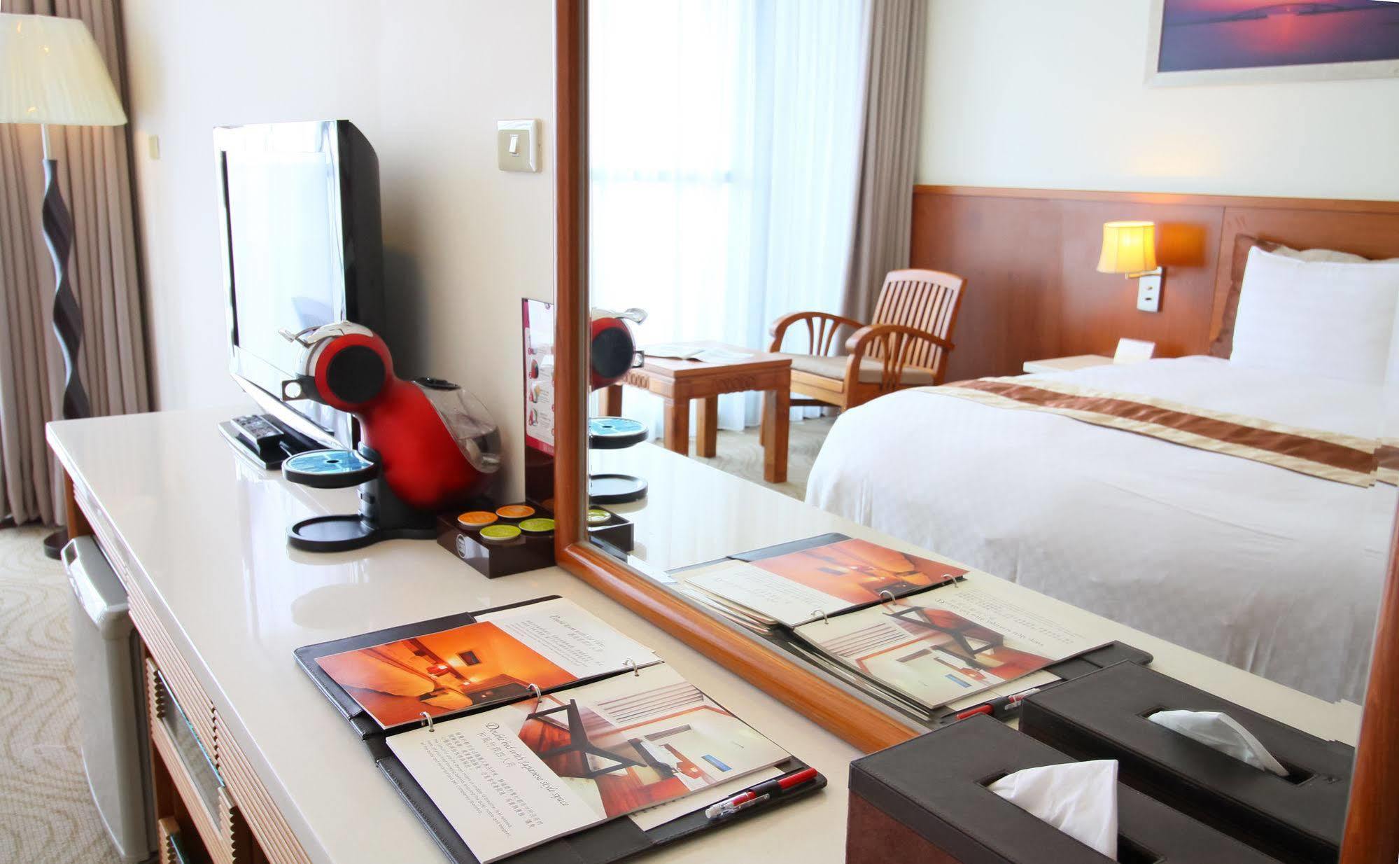 Yaling Hotel Маґун Екстер'єр фото
