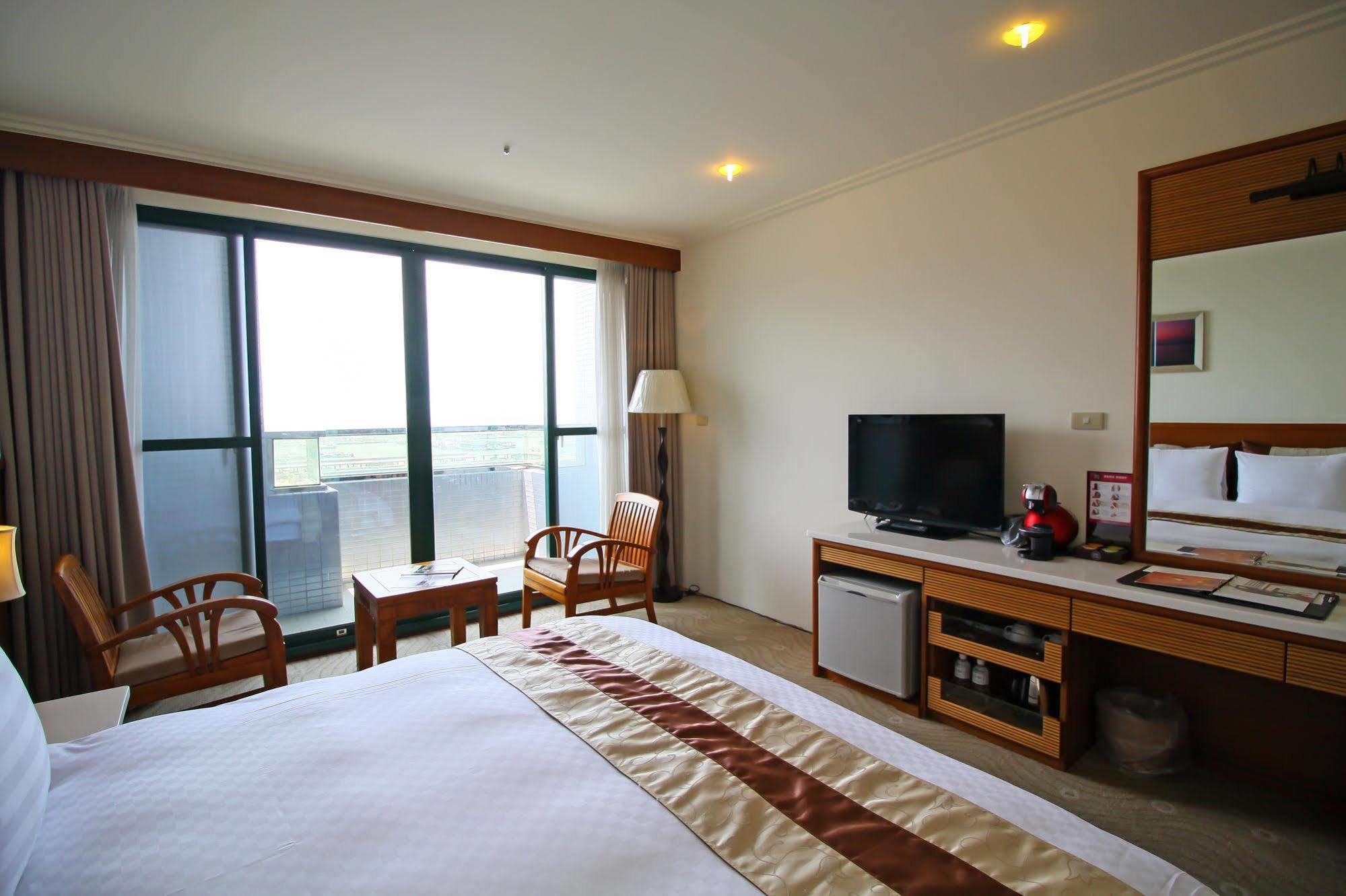 Yaling Hotel Маґун Екстер'єр фото