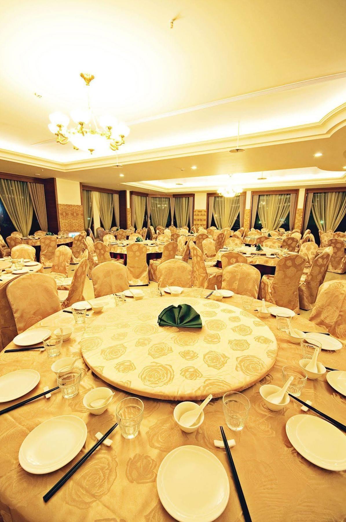 Yaling Hotel Маґун Екстер'єр фото
